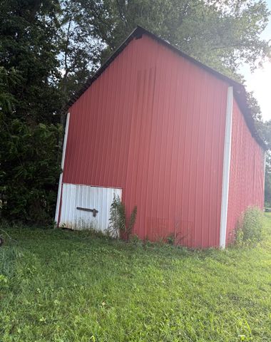 7011 N Pitt Rd, Springfield, TN 37172