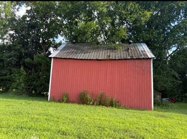 7011 N Pitt Rd, Springfield, TN 37172