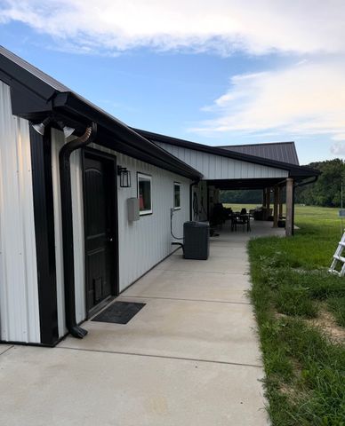 7011 N Pitt Rd, Springfield, TN 37172