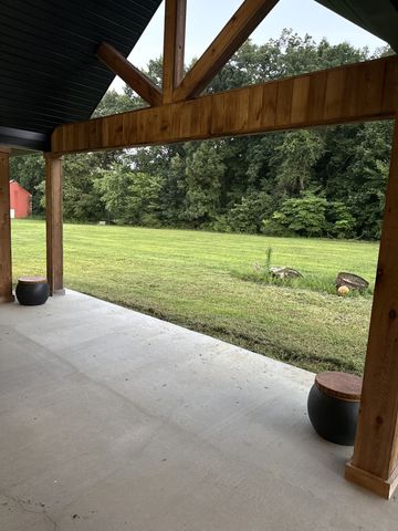 7011 N Pitt Rd, Springfield, TN 37172
