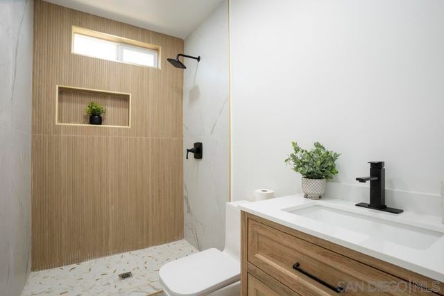 1059 Greenfield Dr., El Cajon, CA 92021