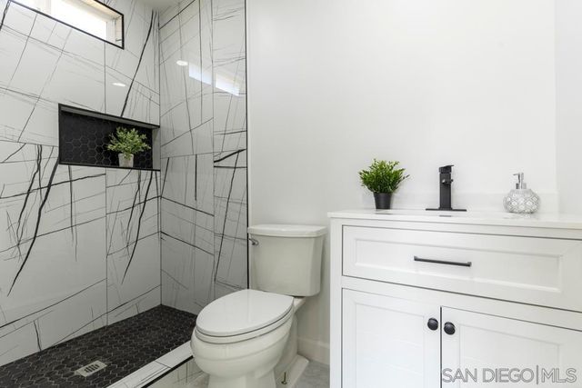 1059 Greenfield Dr., El Cajon, CA 92021