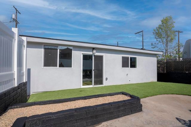 1059 Greenfield Dr., El Cajon, CA 92021