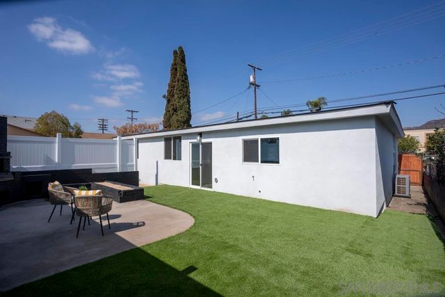 1059 Greenfield Dr., El Cajon, CA 92021