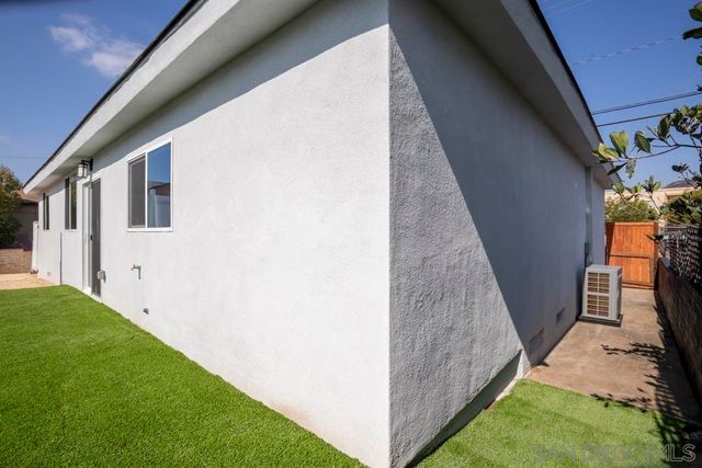 1059 Greenfield Dr., El Cajon, CA 92021