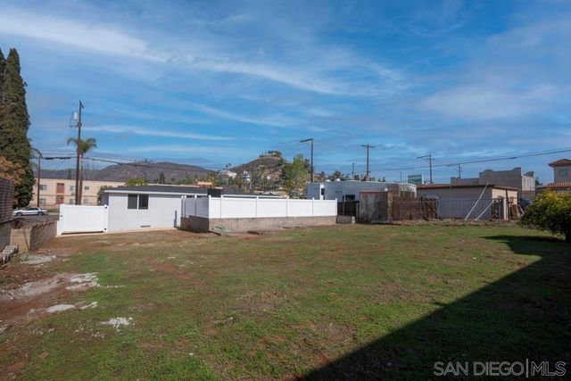 1059 Greenfield Dr., El Cajon, CA 92021