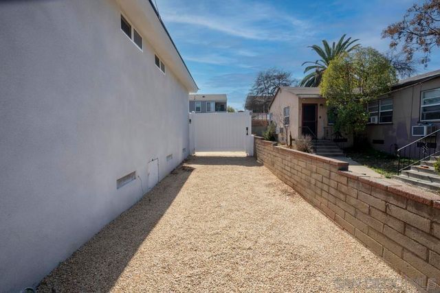 1059 Greenfield Dr., El Cajon, CA 92021