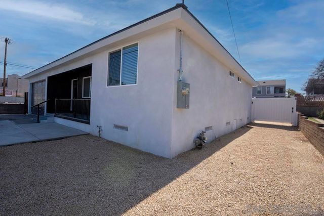 1059 Greenfield Dr., El Cajon, CA 92021