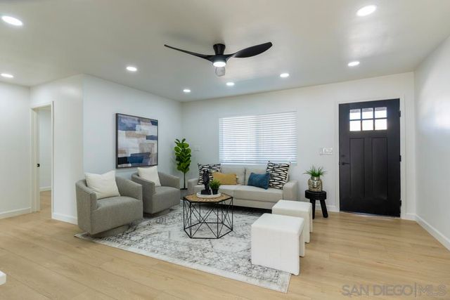 1059 Greenfield Dr., El Cajon, CA 92021