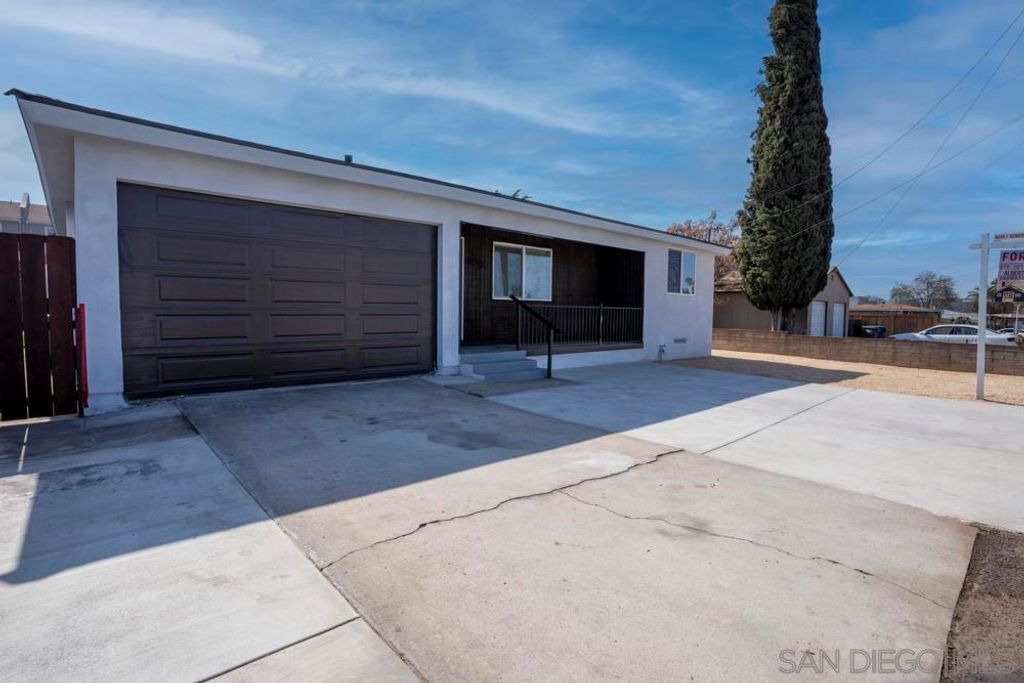 1059 Greenfield Dr., El Cajon, CA 92021