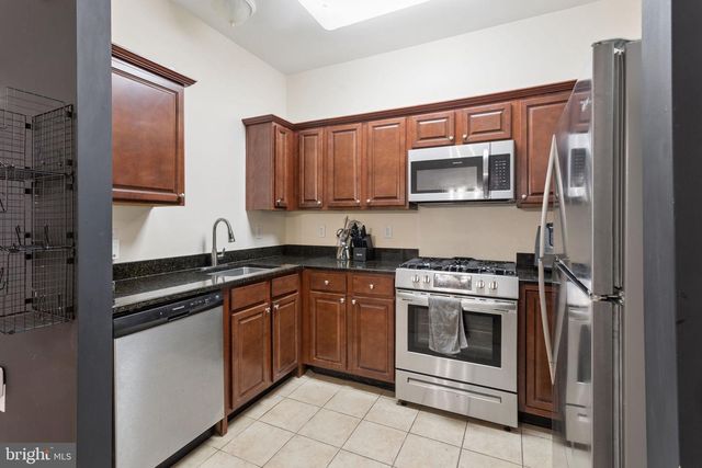 1060 LAMBERTON ST, Trenton, NJ 08611