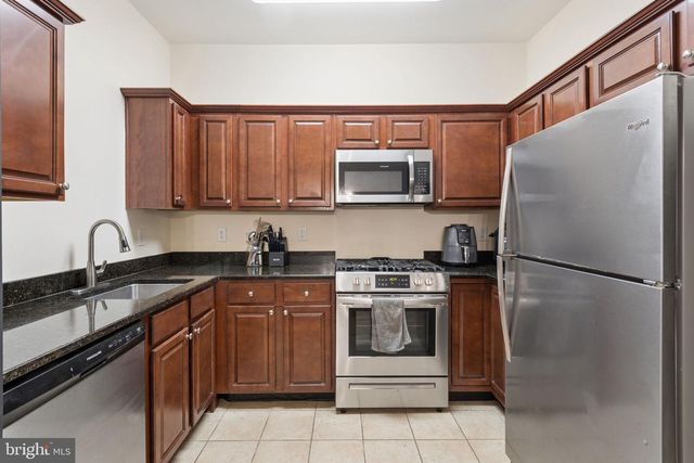 1060 LAMBERTON ST, Trenton, NJ 08611
