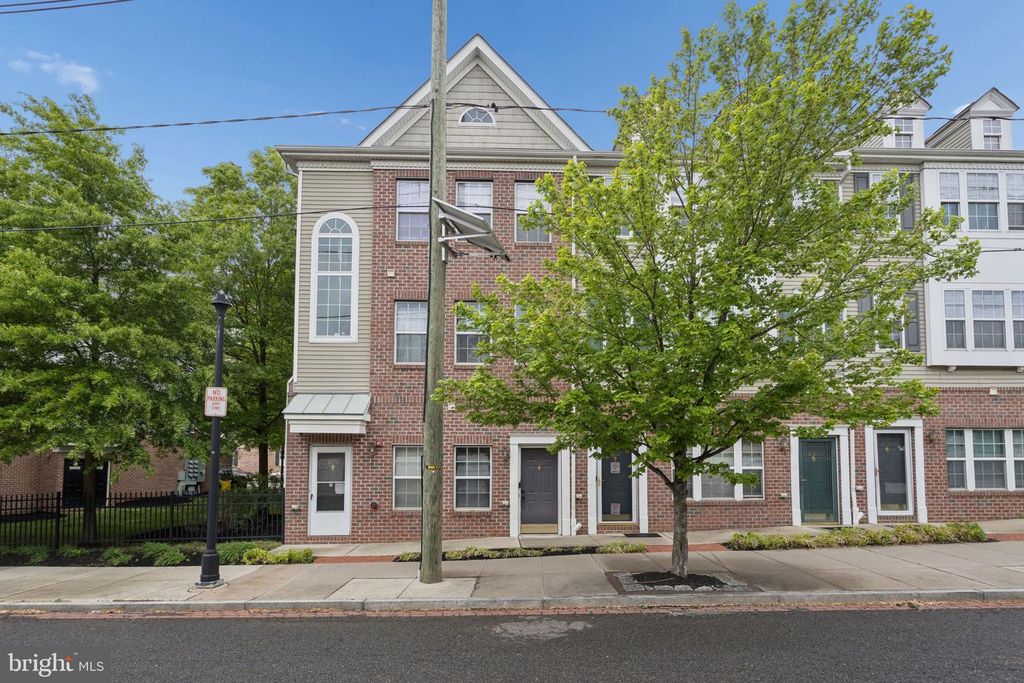 1060 LAMBERTON ST, Trenton, NJ 08611