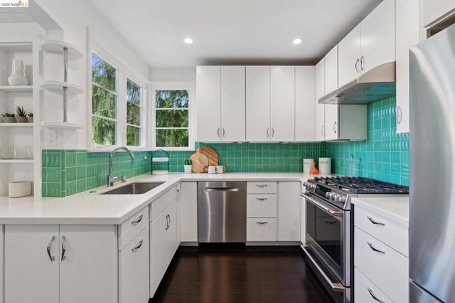 4352 Anderson Ave, Oakland, CA 94619