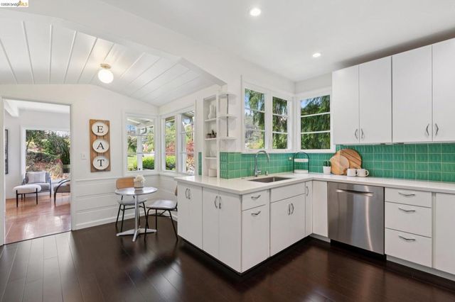 4352 Anderson Ave, Oakland, CA 94619