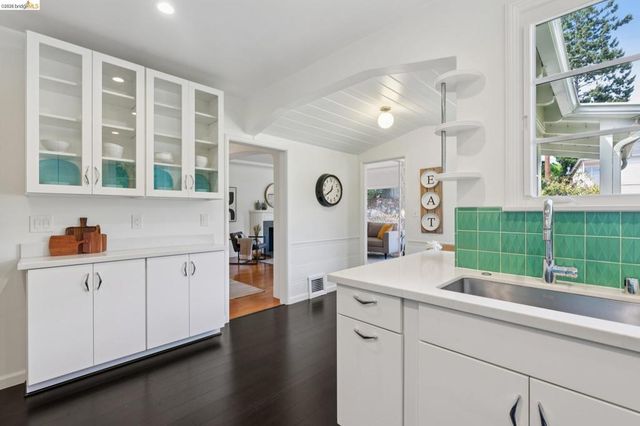 4352 Anderson Ave, Oakland, CA 94619