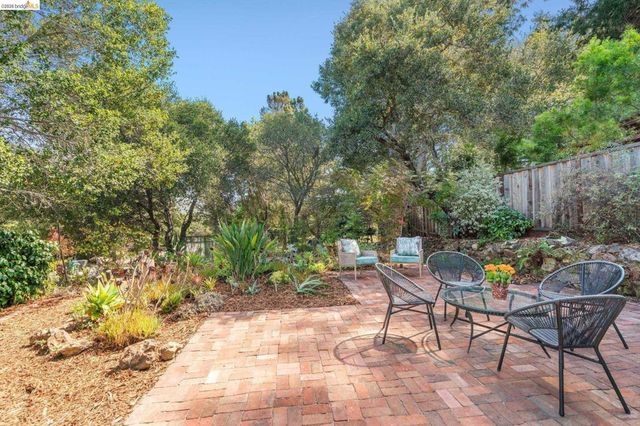 4352 Anderson Ave, Oakland, CA 94619