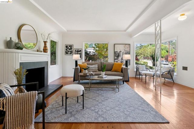 4352 Anderson Ave, Oakland, CA 94619