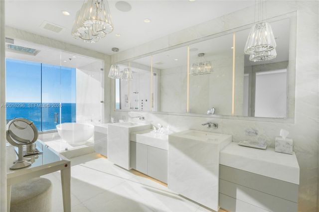 17975 Collins Ave N-1402, Sunny Isles Beach, FL 33160