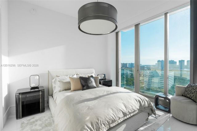 17975 Collins Ave N-1402, Sunny Isles Beach, FL 33160