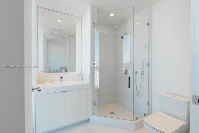 17975 Collins Ave N-1402, Sunny Isles Beach, FL 33160