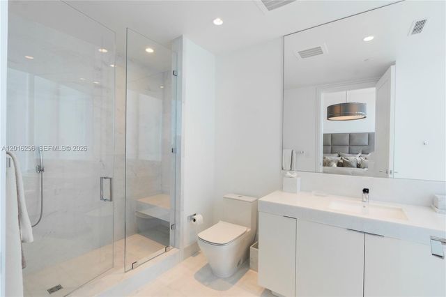 17975 Collins Ave N-1402, Sunny Isles Beach, FL 33160