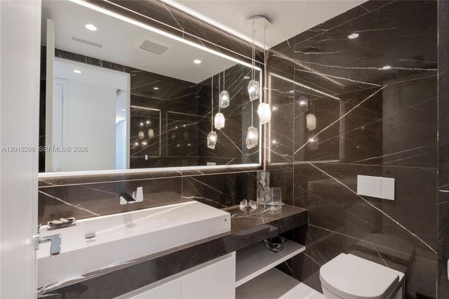 17975 Collins Ave N-1402, Sunny Isles Beach, FL 33160