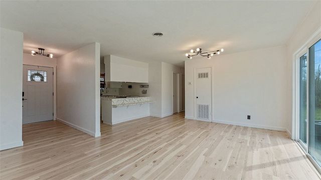 738 12th Street, Rogers, AR 72756