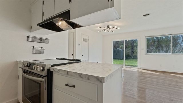 738 12th Street, Rogers, AR 72756