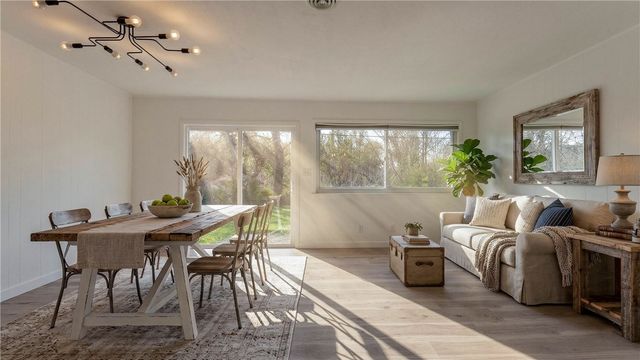 738 12th Street, Rogers, AR 72756