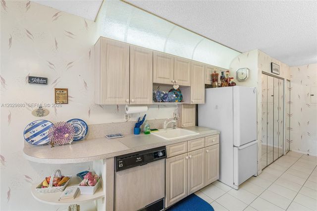 3953 Cocoplum Circle, Coconut Creek, FL 33063