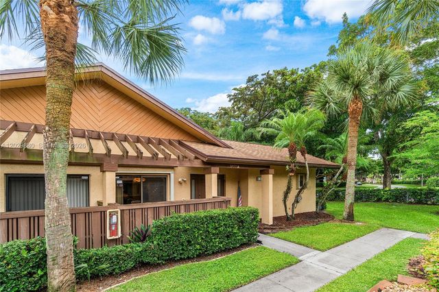 3953 Cocoplum Circle, Coconut Creek, FL 33063
