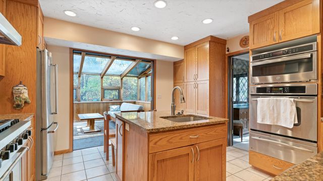 9001 Poplar Bridge Road, Bloomington, MN 55437