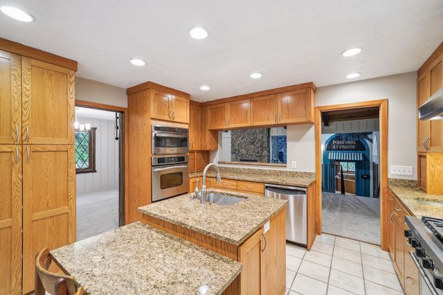 9001 Poplar Bridge Road, Bloomington, MN 55437