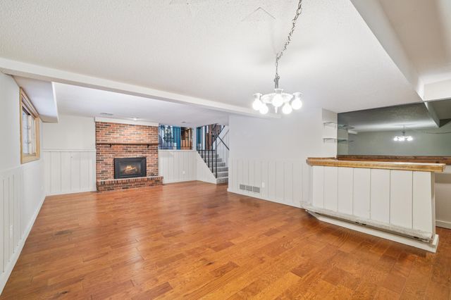 9001 Poplar Bridge Road, Bloomington, MN 55437