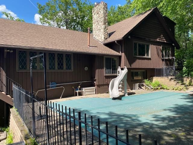 9001 Poplar Bridge Road, Bloomington, MN 55437