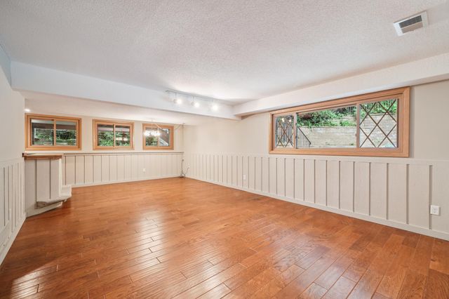 9001 Poplar Bridge Road, Bloomington, MN 55437