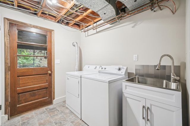 9001 Poplar Bridge Road, Bloomington, MN 55437