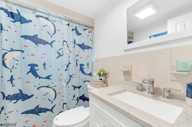 31 Roome St, Lincoln Park Boro, NJ 07035