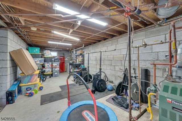 31 Roome St, Lincoln Park Boro, NJ 07035