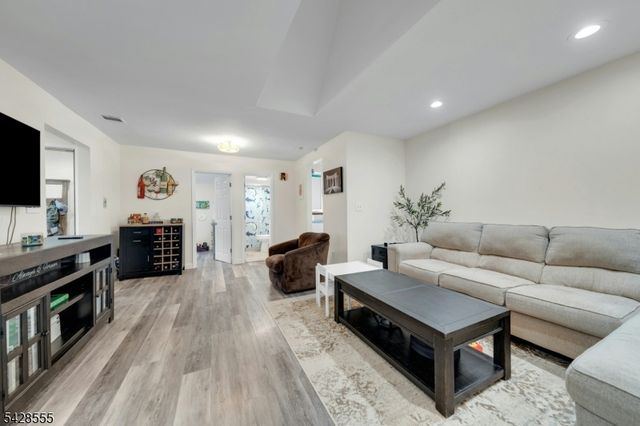 31 Roome St, Lincoln Park Boro, NJ 07035