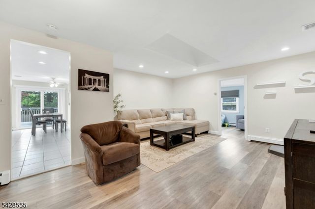 31 Roome St, Lincoln Park Boro, NJ 07035