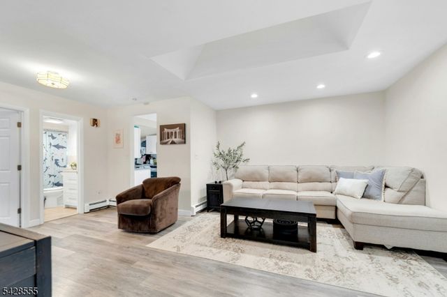 31 Roome St, Lincoln Park Boro, NJ 07035