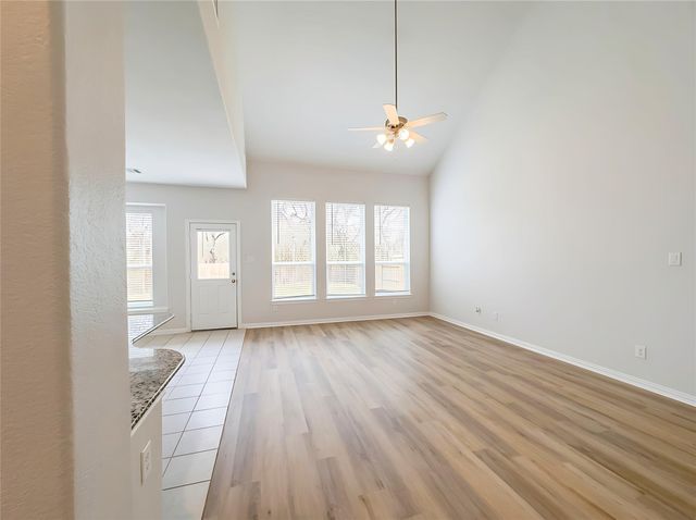662 W Linnwood Drive, Woodbranch, TX 77357