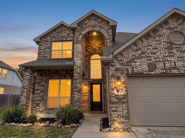 662 W Linnwood Drive, Woodbranch, TX 77357
