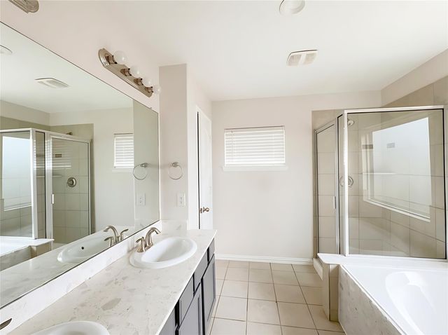 662 W Linnwood Drive, Woodbranch, TX 77357