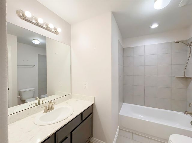 662 W Linnwood Drive, Woodbranch, TX 77357