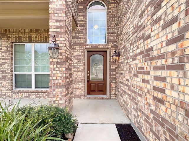 662 W Linnwood Drive, Woodbranch, TX 77357