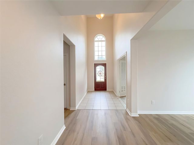 662 W Linnwood Drive, Woodbranch, TX 77357