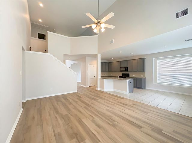 662 W Linnwood Drive, Woodbranch, TX 77357